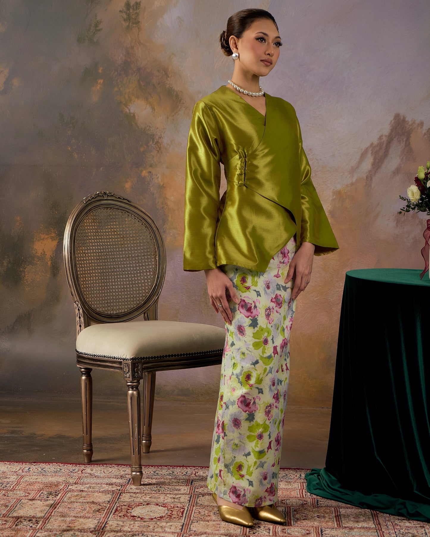 Seroja in Golden Moss